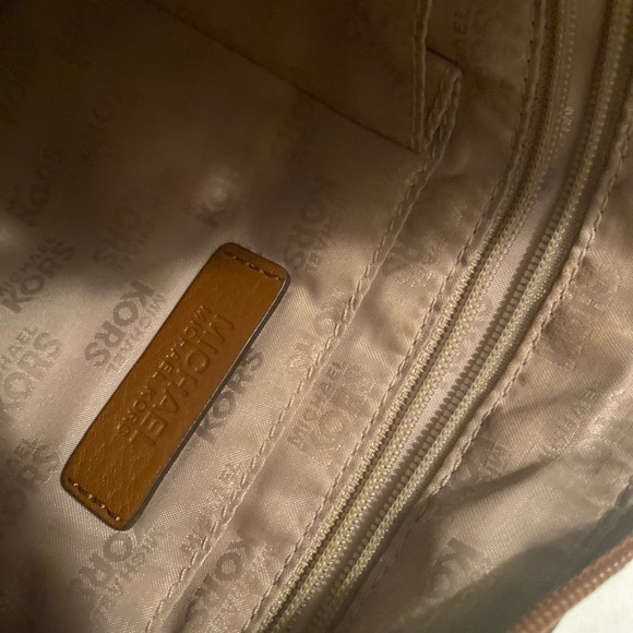 Michael Kors Leather handbag 👜 - Picture 15 of 15